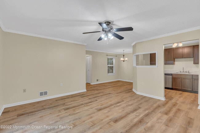 Building Photo - 134 Whispering Oaks Way