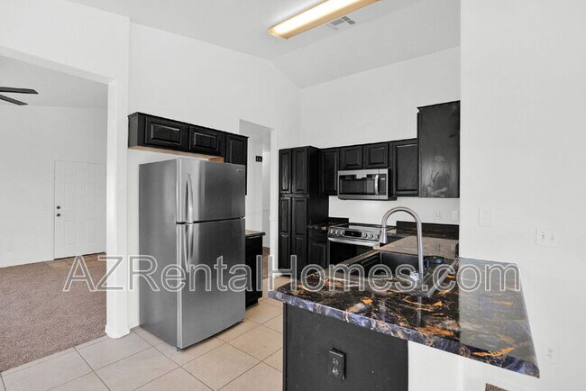 Building Photo - 987 E Santa Cruz Ln