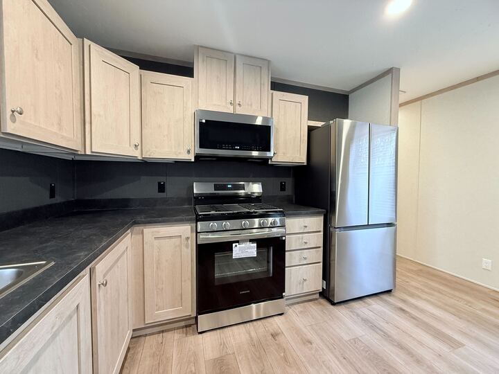 Building Photo - 29680 Jamestown Dr