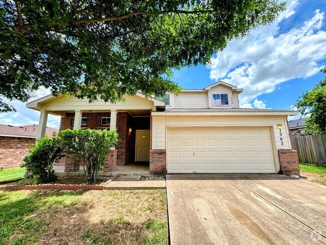 Building Photo - 3302 Catalina Dr