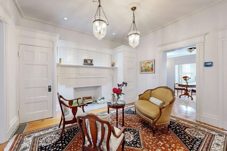 Building Photo - 15 Garrison Rd