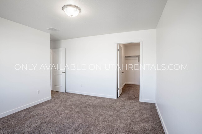 Building Photo - 1864 S 460 W