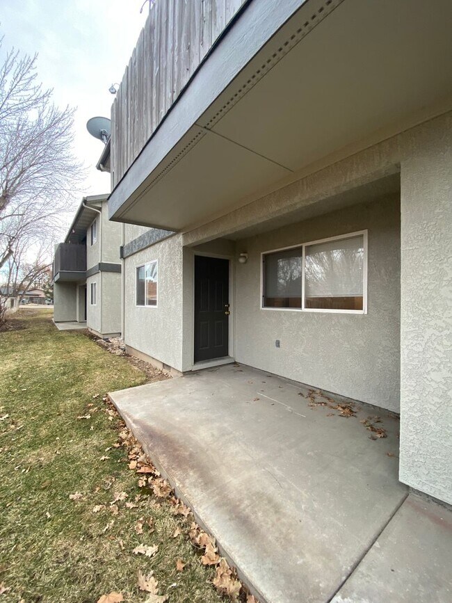 Building Photo - 317 S Meridian Rd
