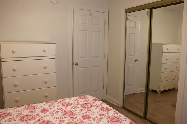 Building Photo - 4384 Daphne Ln