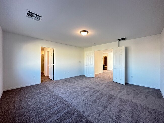 Building Photo - Robindale & Westwind