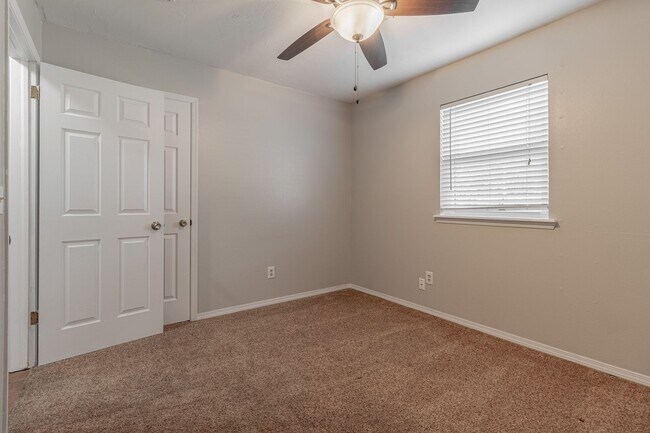 Building Photo - 3 Bed 2 Bath in Norman