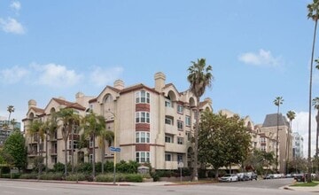 Building Photo - 620 S Gramercy Pl