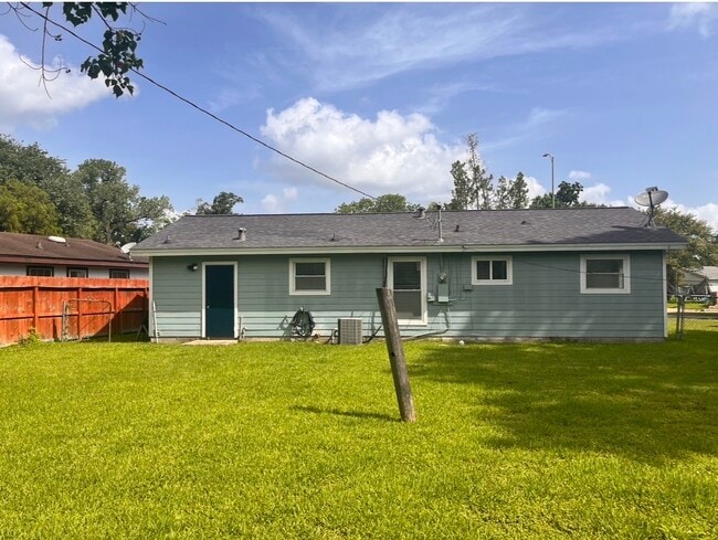 Building Photo - 7702 Claiborne St