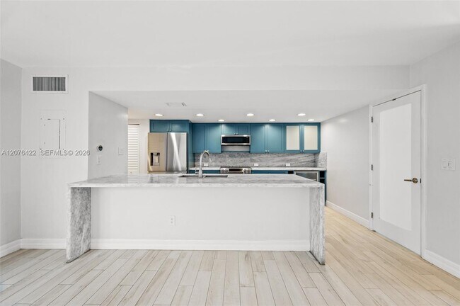 Building Photo - 7140 SW 111th Ct