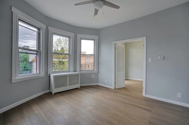 Building Photo - 317 4th St