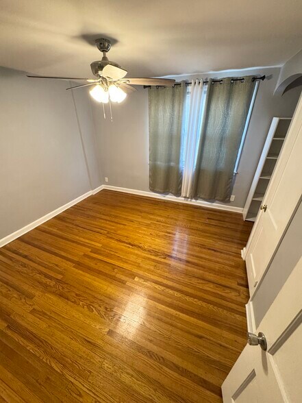 Front Bedroom from Door - 8114 Terry St