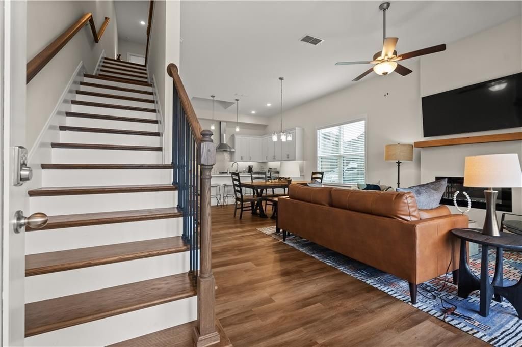 Building Photo - 637 Stickley Oak Way