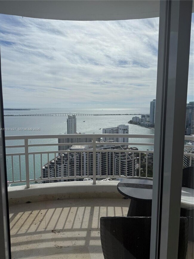 Building Photo - 848 Brickell Key Dr