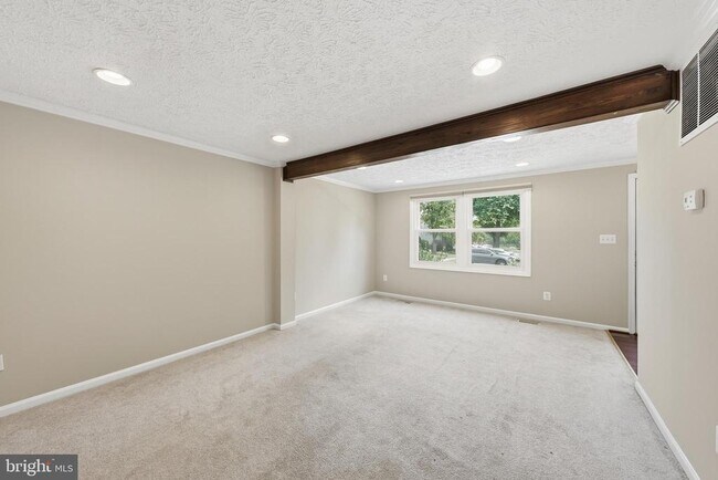 Building Photo - 14126 RED RIVER Dr