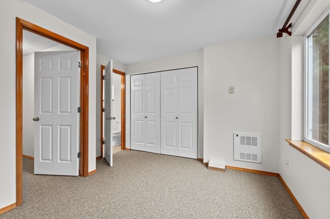 Building Photo - 3bd/2.5ba Seattle House