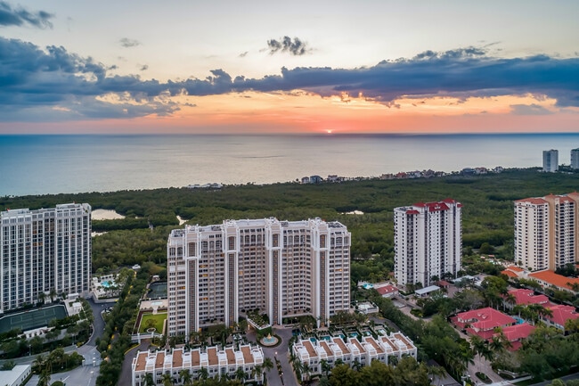 Building Photo - 7117 Pelican Bay Blvd