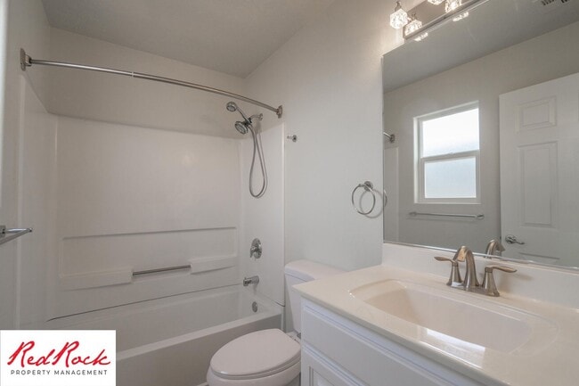 Building Photo - 3 Bedroom Home in Hurricane with Community Pool