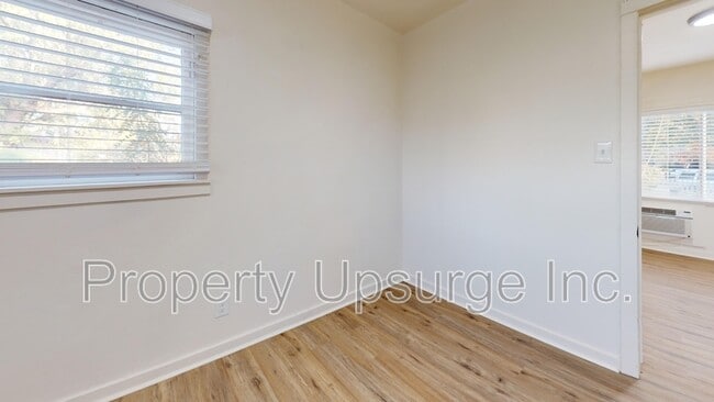 Building Photo - 640 Bird St