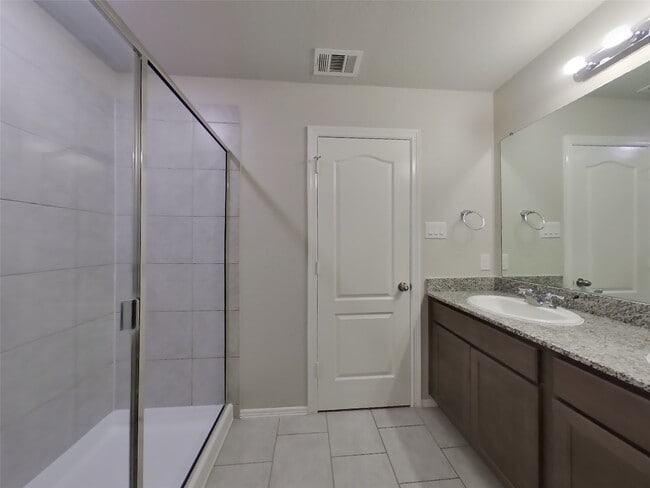 Building Photo - 40807 Mostyn Hill Dr