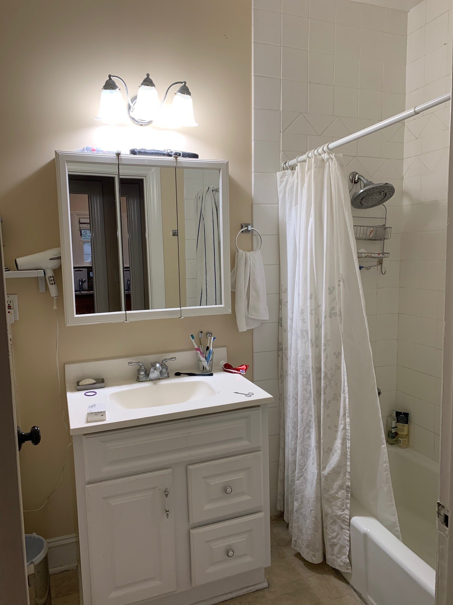 Building Photo - 707 Brent Ave