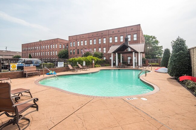 Building Photo - 115 W Carolina Ave