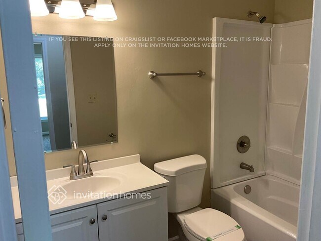 Building Photo - 3620 Castlegate Dr