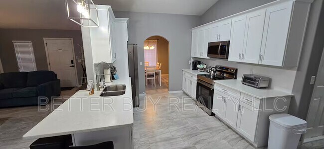 Building Photo - 138 Pine Grove Dr