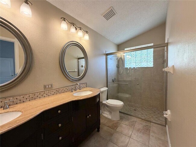 Building Photo - 8505 Bella Way