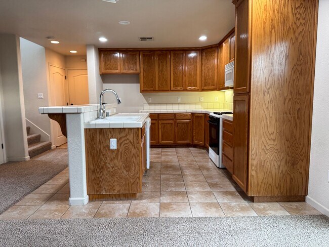 Building Photo - BEAUTIFUL GUSTINE HOME AVAILABLE IN GATED COMMUNITY