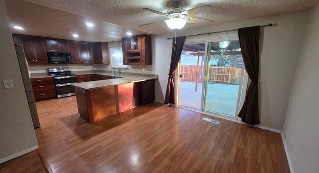 Building Photo - 3268 Beatty Cir