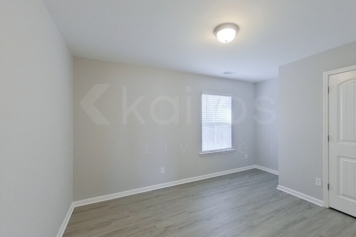 Building Photo - 112 Bluff Rd