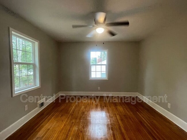 Building Photo - 522 Pennwood Dr