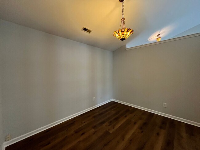 Building Photo - Discover this well-maintained 3-bedroom, 2-bath home in Wilmington, NC