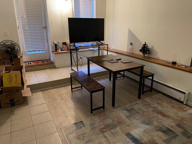 Building Photo - 39 Symphony Rd