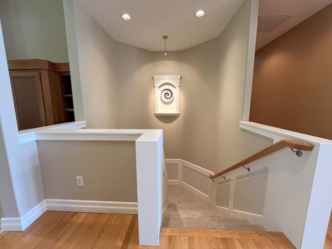 Building Photo - Forest-View Luxury Home with 5 Bedrooms, Luxury Primary Suite & Gourmet Kitchen