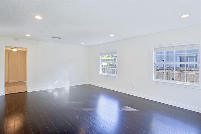 Building Photo - 350 N Phelps Ave