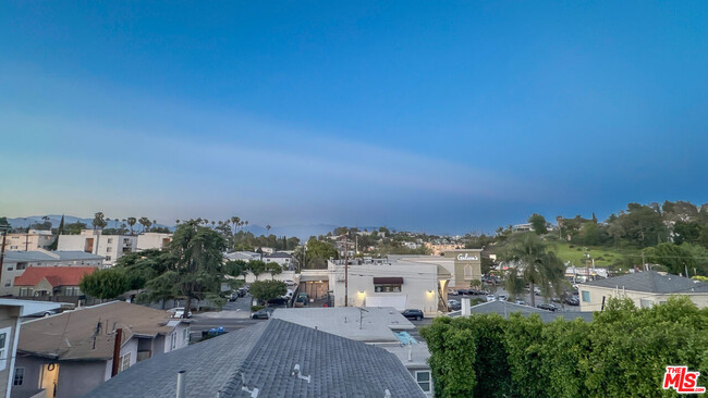 Building Photo - 2749 Griffith Park Blvd