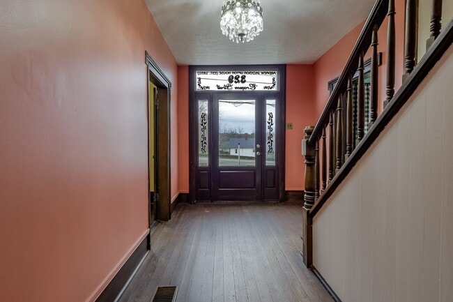 Building Photo - 329 Grayson St