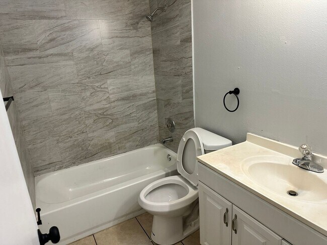 Building Photo - ALHAMBRA COURT CONDO