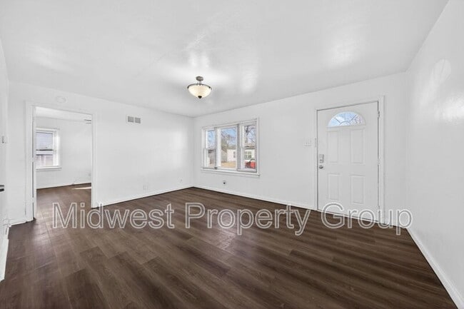 Building Photo - 334 Mueller Ave