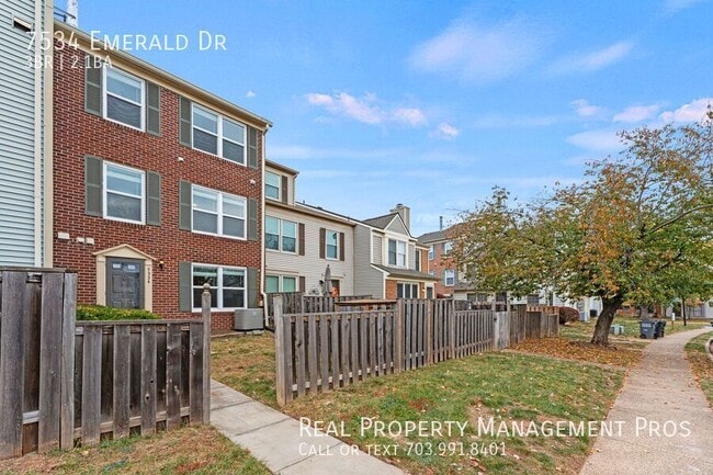 Building Photo - 7534 Emerald Dr