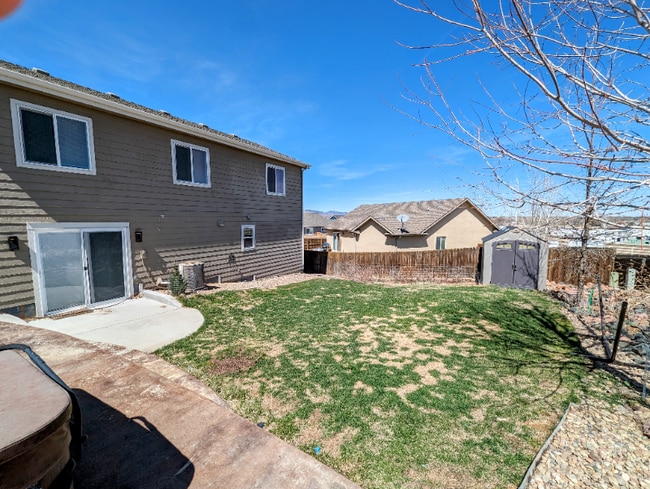 Building Photo - 246 Primrose Dr