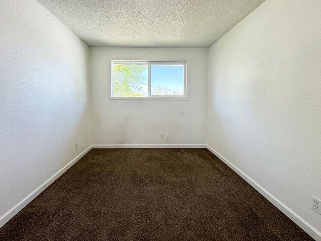 Building Photo - 3835 Marshall Ave