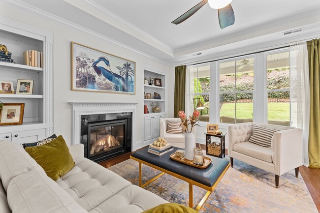 Building Photo - Gorgeous 3 Bedroom Townhome w/ Premium Fin...
