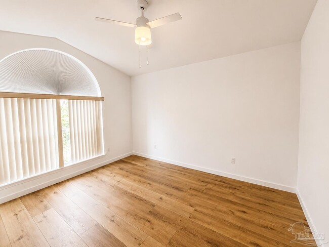 Building Photo - 315 Mirabelle Dr