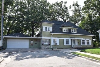 Building Photo - 3 bedroom Tosa Village townhome