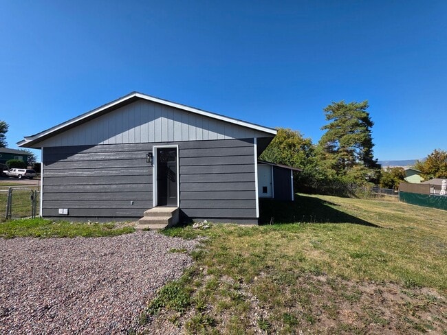 Building Photo - Perfectly remodeled 3BDR/1BA Single-level house in Polson!