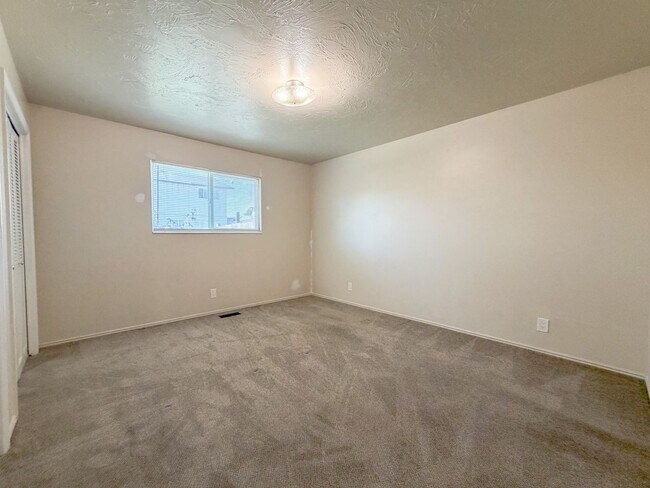 Building Photo - 2382 W Derby St