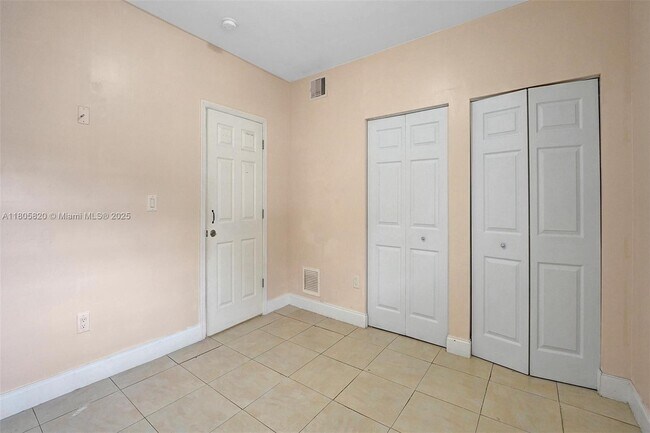 Building Photo - 1695 SW 11th St