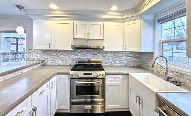 Building Photo - 616 Eastmoor Blvd